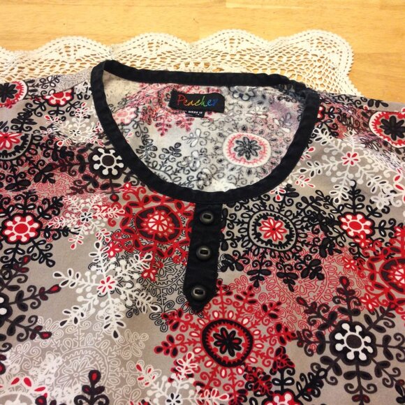 Peaches Scrub Top, size small - Picture 4 of 5